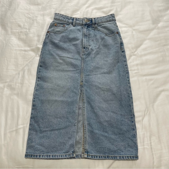 SOLD //Zara Front Slit Denim Midi Skirt Size XS - Picture 2 of 6